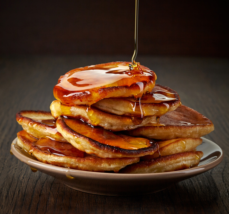 pancakes with maple syrup